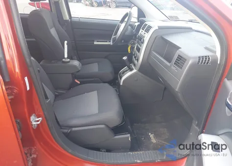 2008 Jeep Compass Sport z USA, uszkodzony, nr VIN 1J8FF47W18D795051